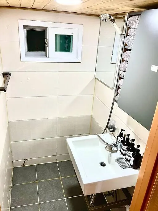 Large House Subway 5 Minute Villa Seoul