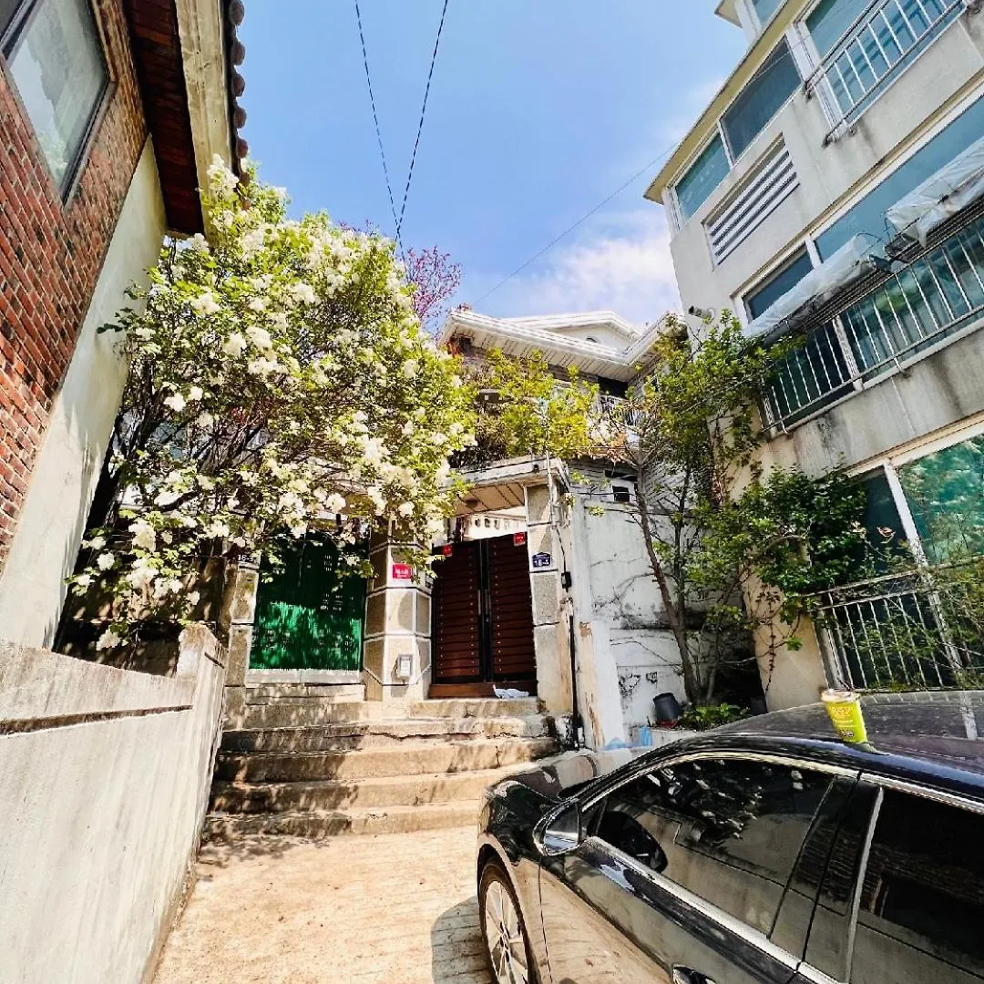 Large House Subway 5 Minute Villa Seoul